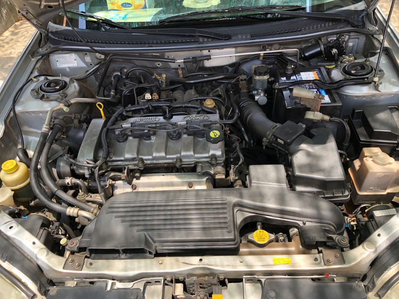 Ford Laser GHIA 1.8 MT 2003 - Khoang động cơ 1