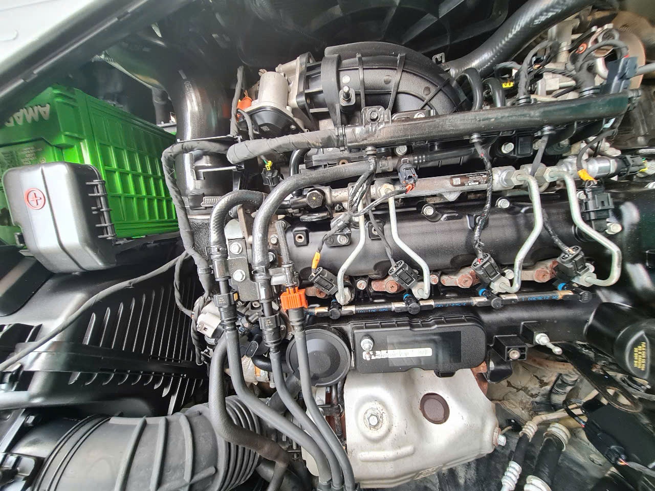 Hyundai Santafe 2.2L 4WD 2010 - Khoang động cơ 1