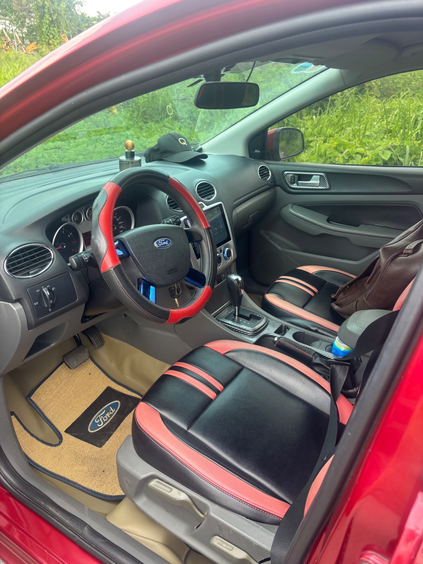 Ford Focus 1.8 AT 2010 - Nội thất 1