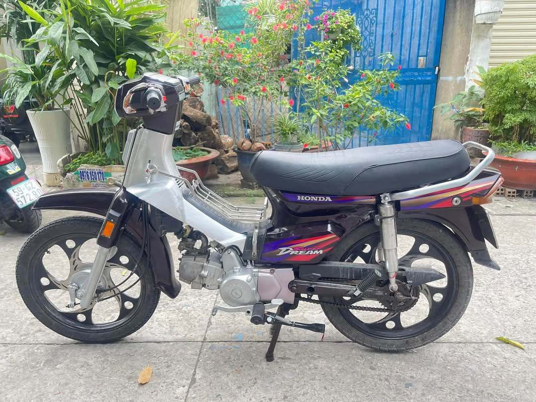 Khác Dream 2000 - Khoang động cơ 1