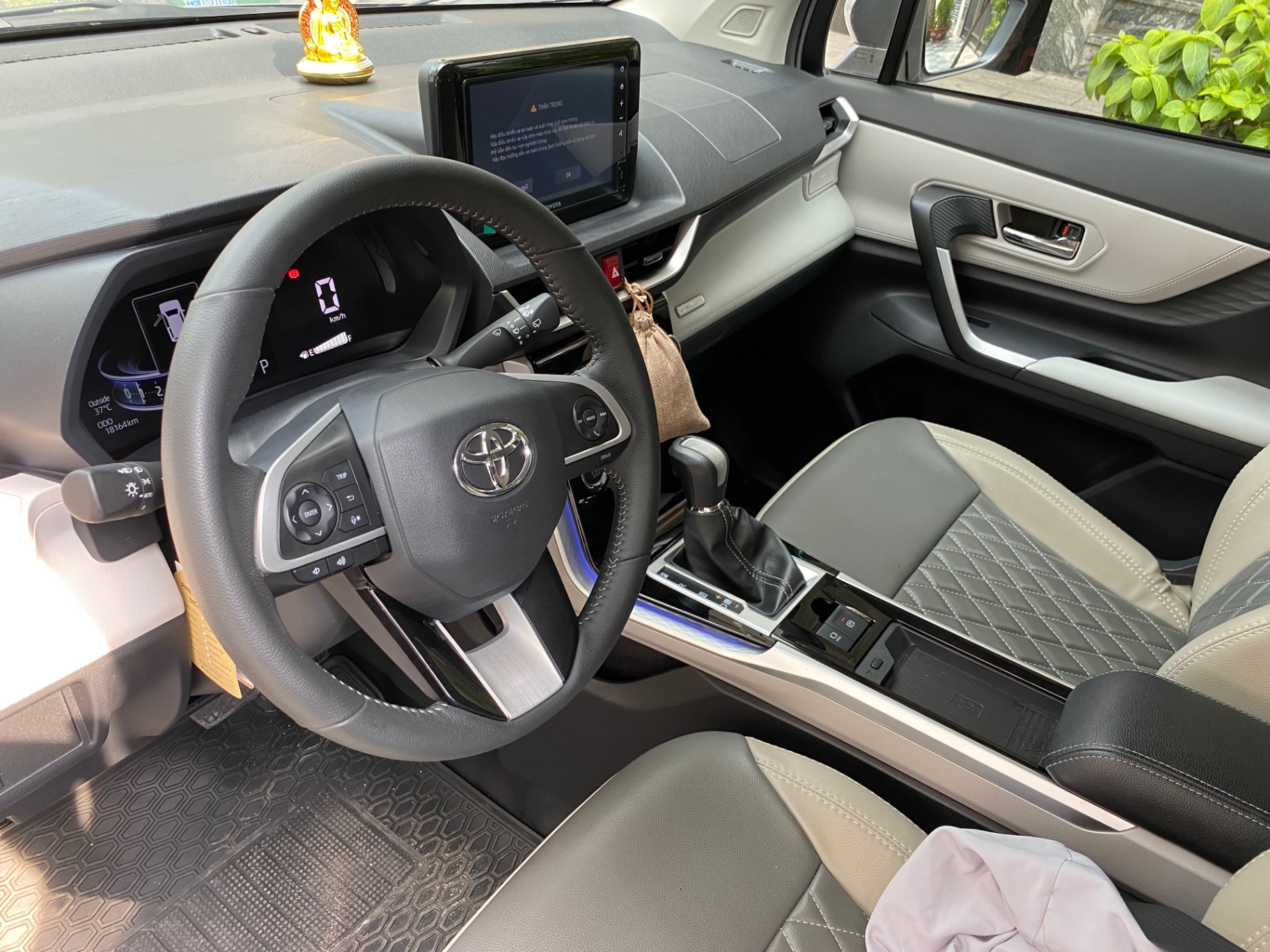 Toyota Veloz Cross 1.5 CVT 2023 - Nội thất 2