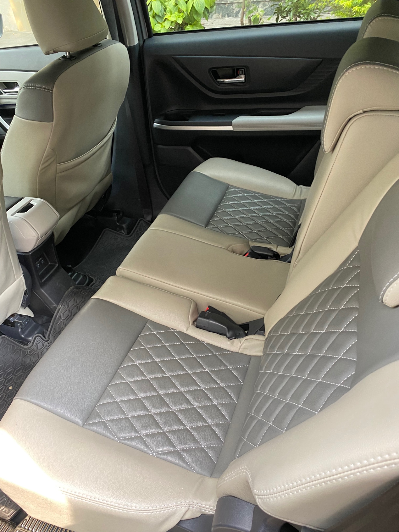 Toyota Veloz Cross 1.5 CVT 2023 - Nội thất 3