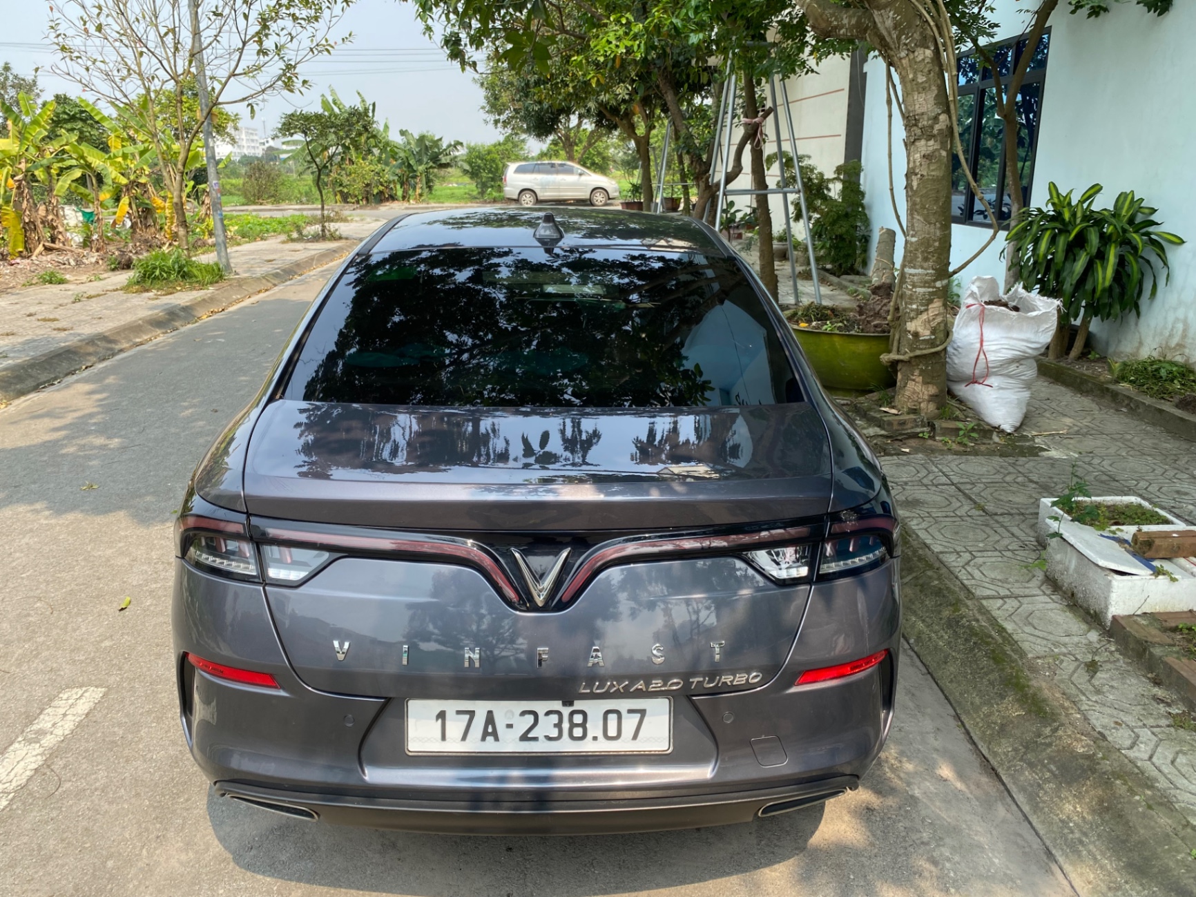 Vinfast Lux a 2.0 Plus 2.0 AT 2020 - Ngoại thất 4