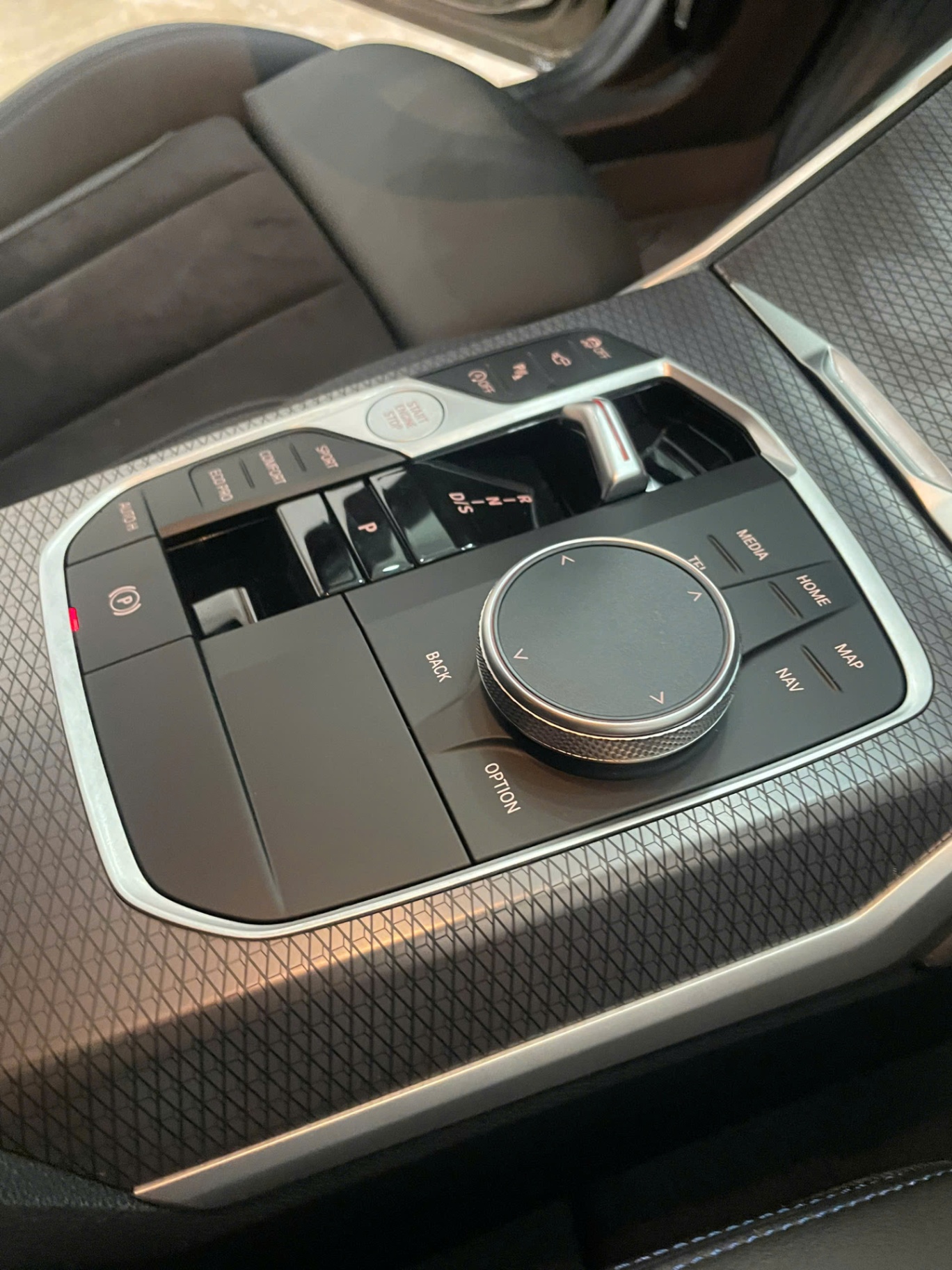 BMW 3 series 330i M Sport LCI 2024 - Nội thất 4
