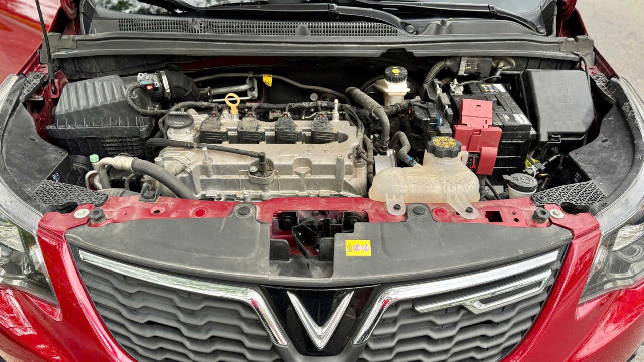 Vinfast Fadil Base 2021 - Khoang động cơ 1
