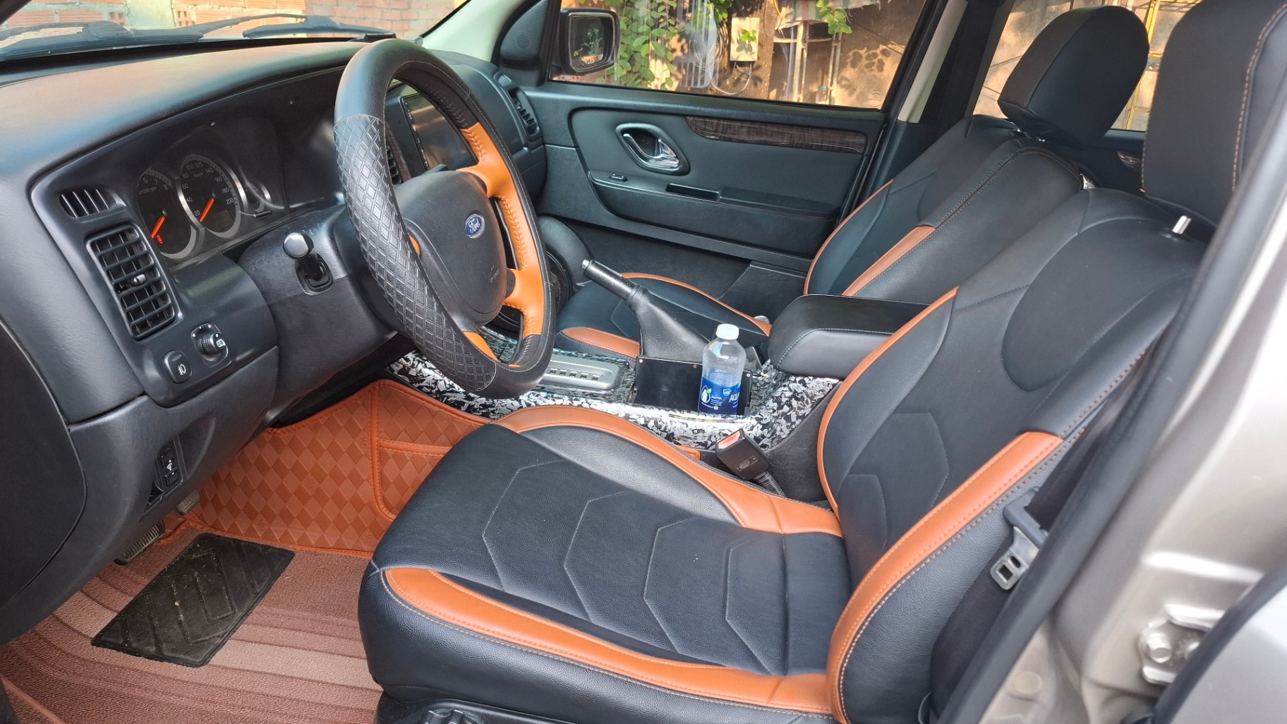 Ford Escape XLT 2.3L 4x4 AT 2009 - Nội thất 1