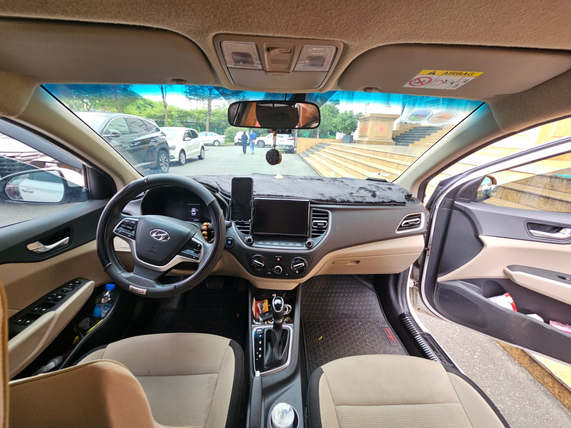 Hyundai Accent 1.4 AT 2021 - Nội thất 1