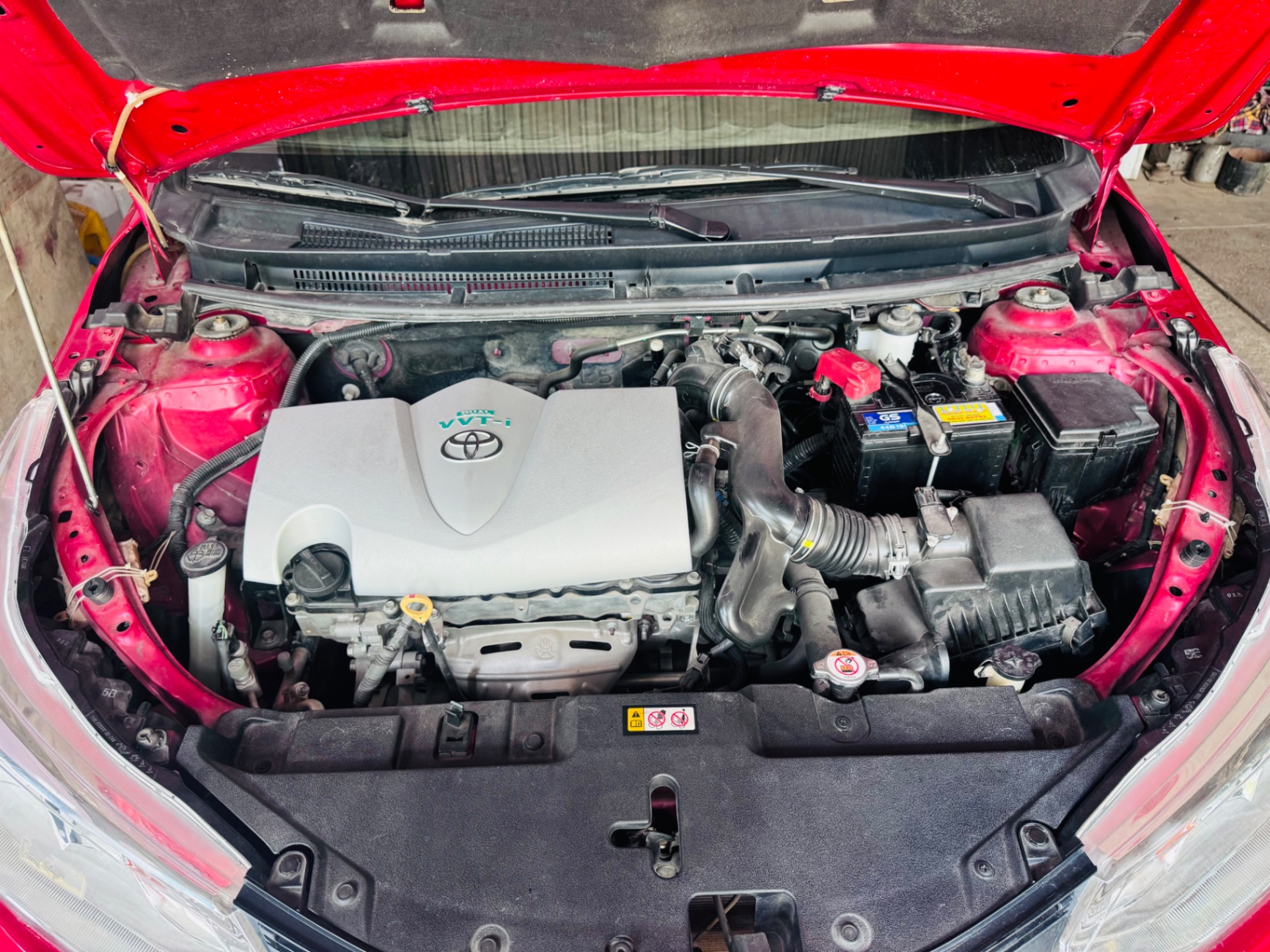 Toyota Vios 1.5E MT 2020 - Khoang động cơ 1
