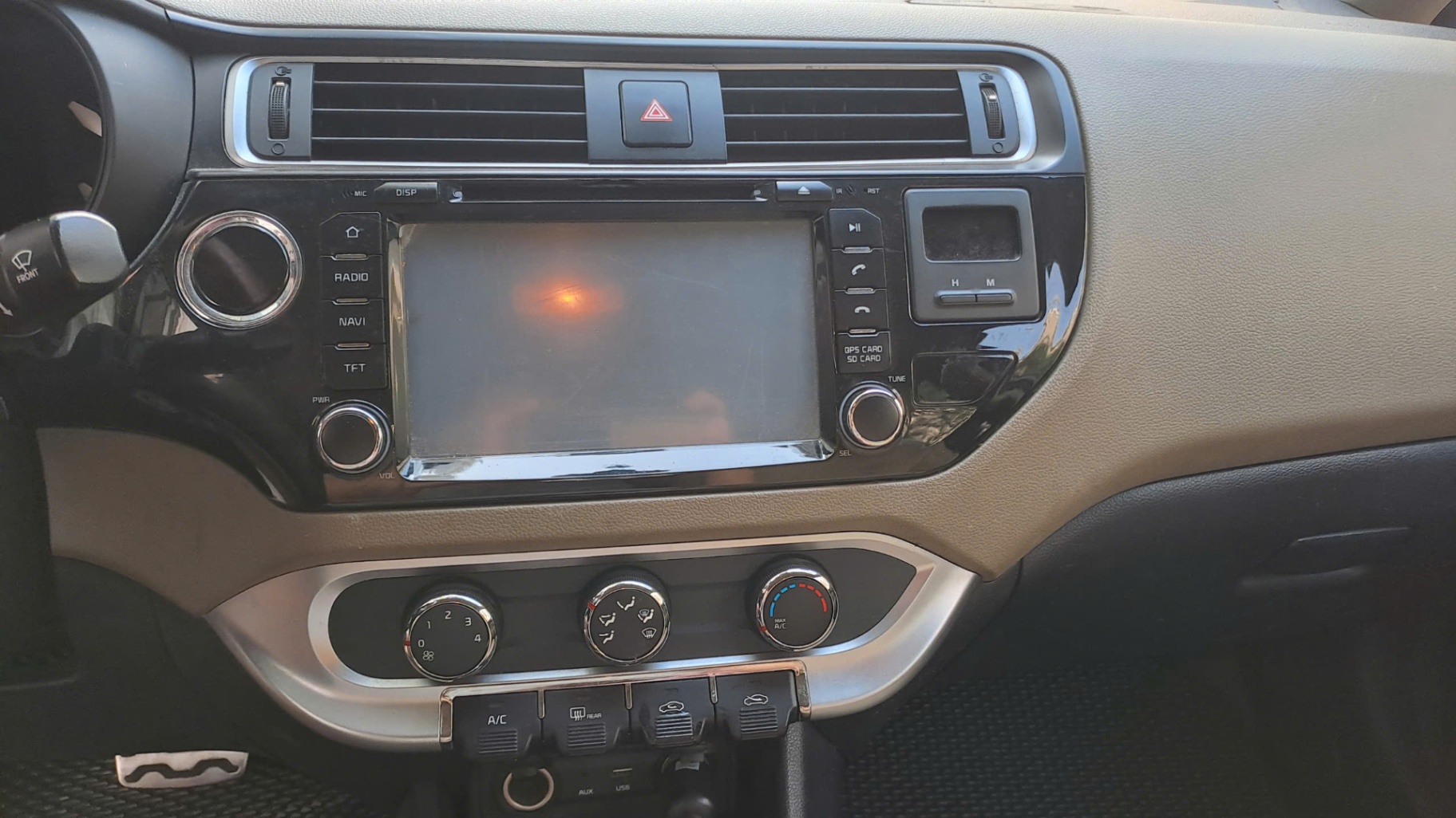 Kia Rio 1.4 AT 2015 - Nội thất 3
