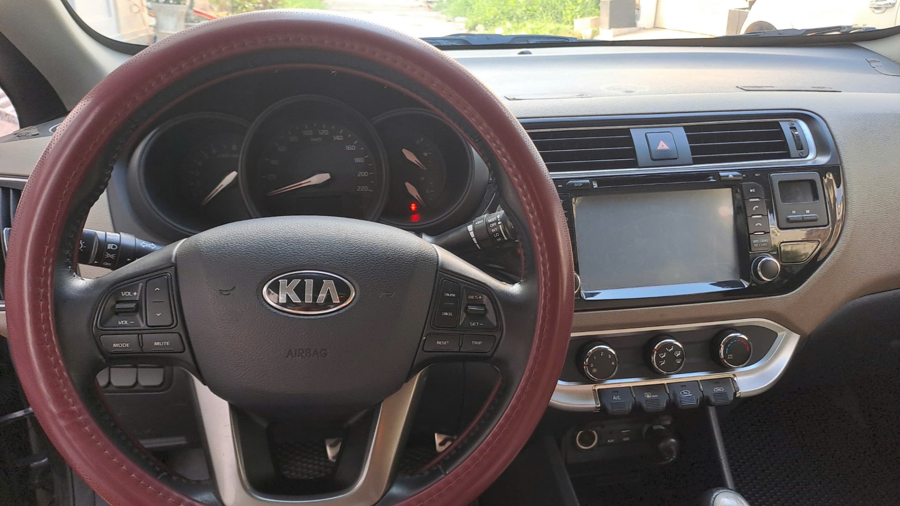 Kia Rio 1.4 AT 2015 - Nội thất 4