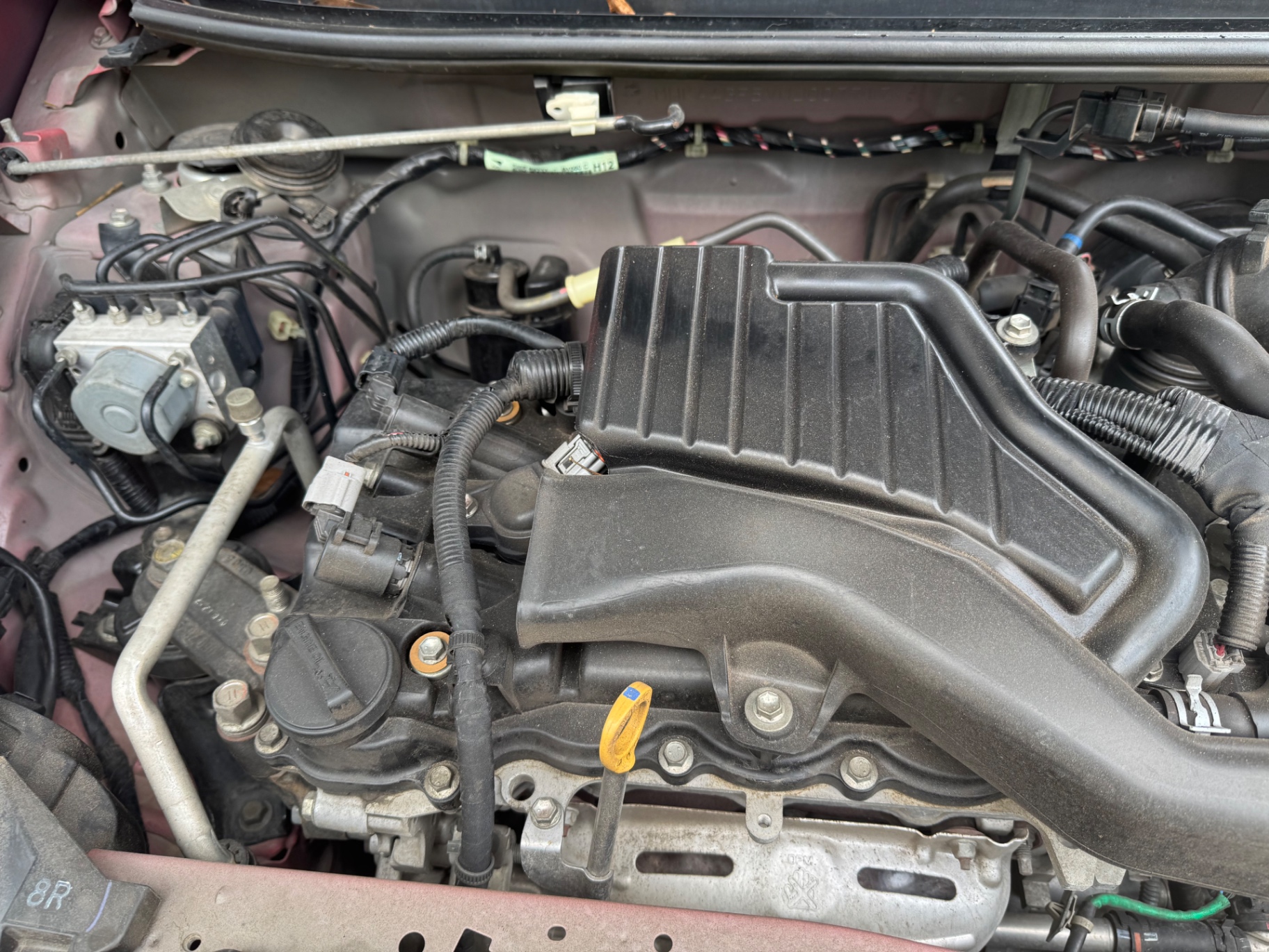 Toyota Wigo 1.2 AT 2021 - Khoang động cơ 2