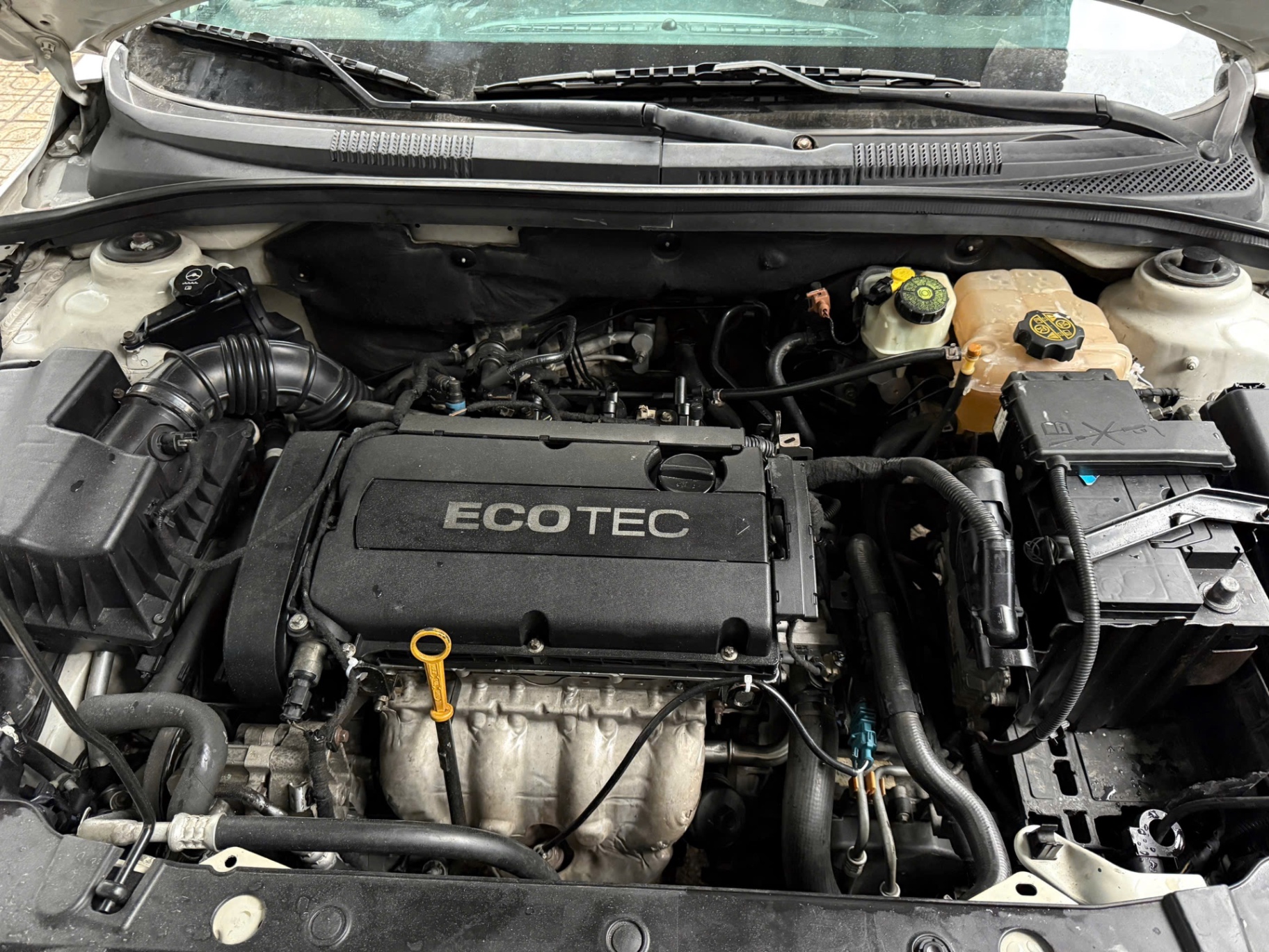 Deawoo Lacetti CDX 1.6 AT 2010 - Khoang động cơ 1