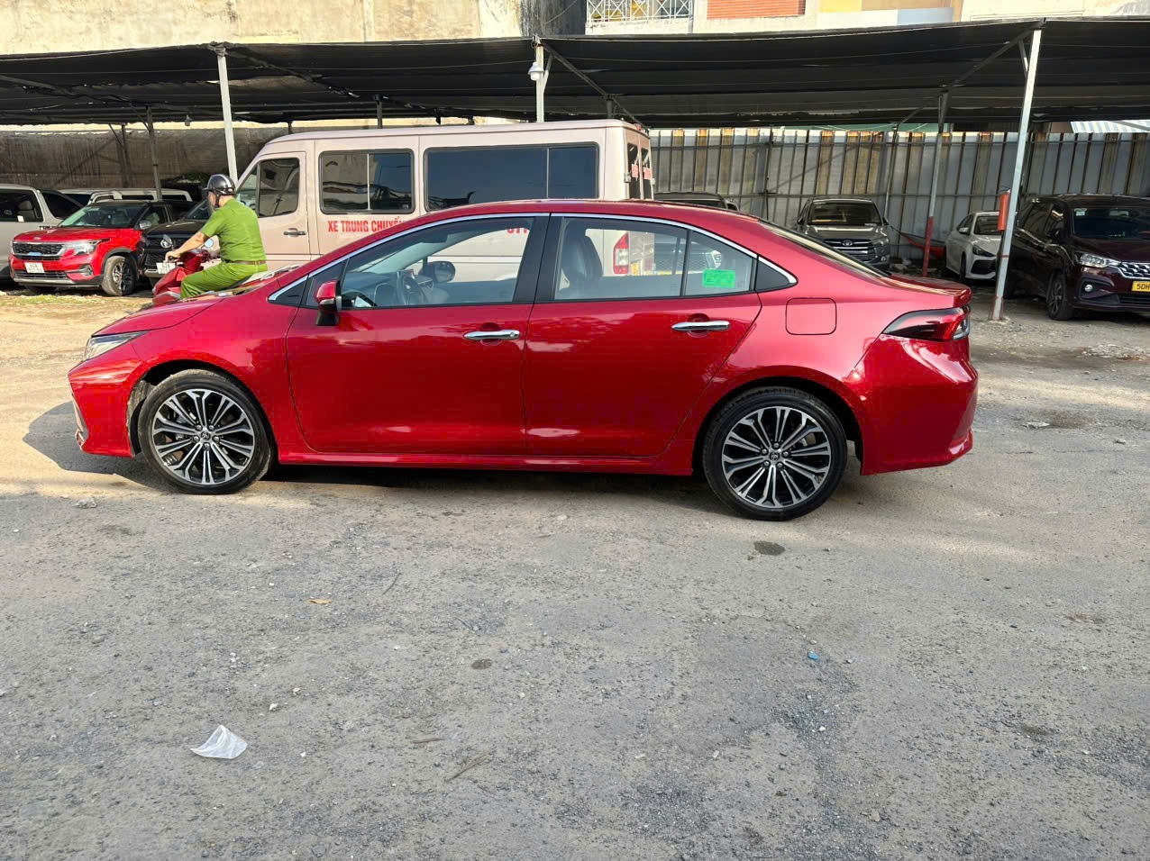 Toyota Corolla altis 1.8V 2022 - Ngoại thất 9