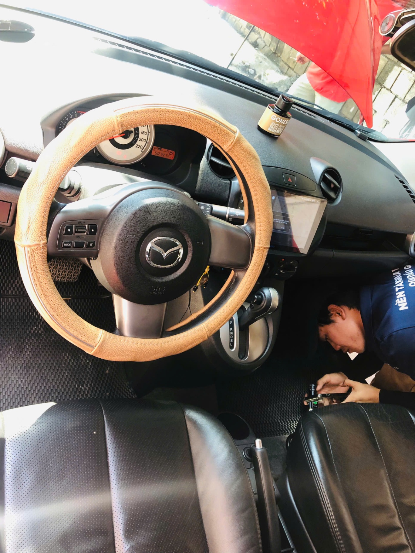 Mazda 2 1.5 AT 2013 - Nội thất 2
