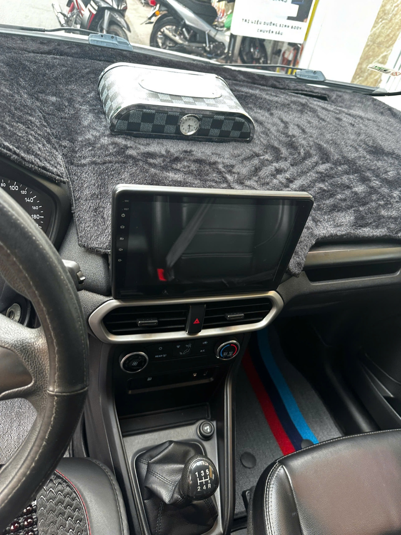 Ford Ecosport Ambiente 1.5L MT 2019 - Nội thất 4