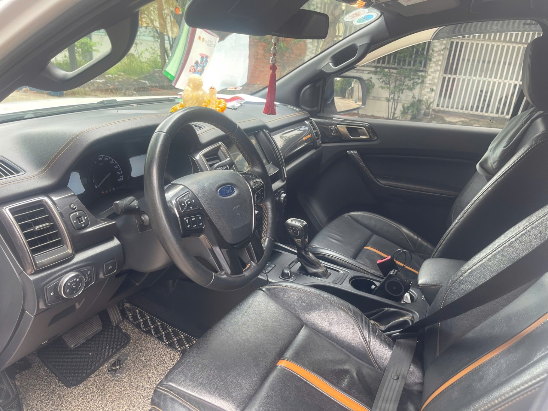 Ford Ranger Wildtrak 2.0L 4x4 AT 2020 - Nội thất 2
