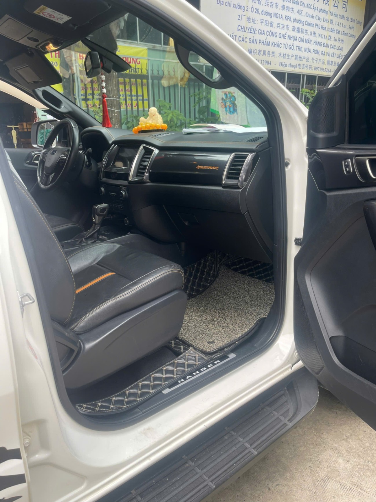 Ford Ranger Wildtrak 2.0L 4x4 AT 2020 - Nội thất 1