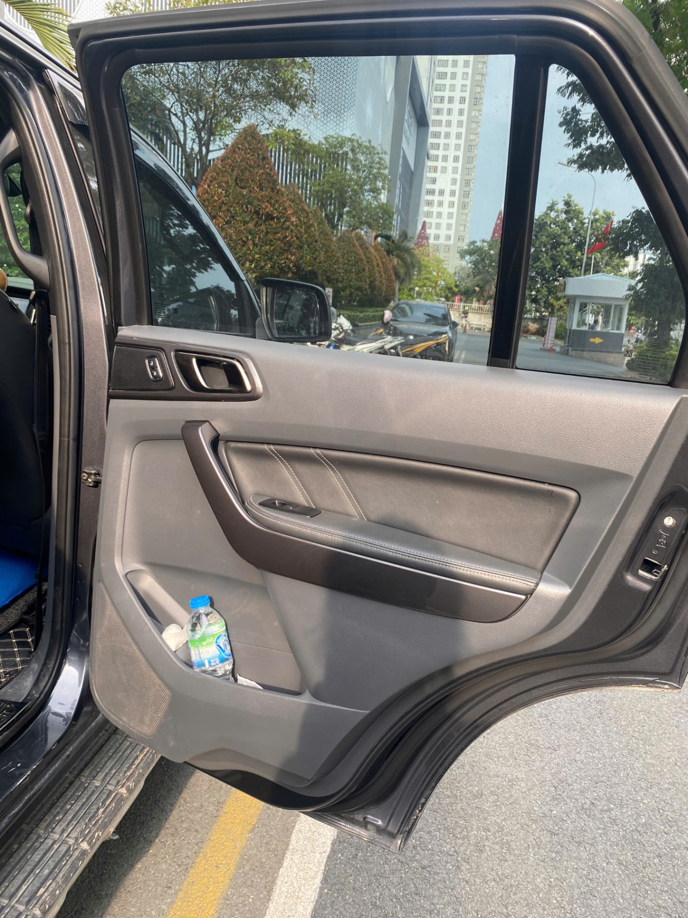 Ford Everest Titanium 2.2L 4x2 AT 2016 - Nội thất 10