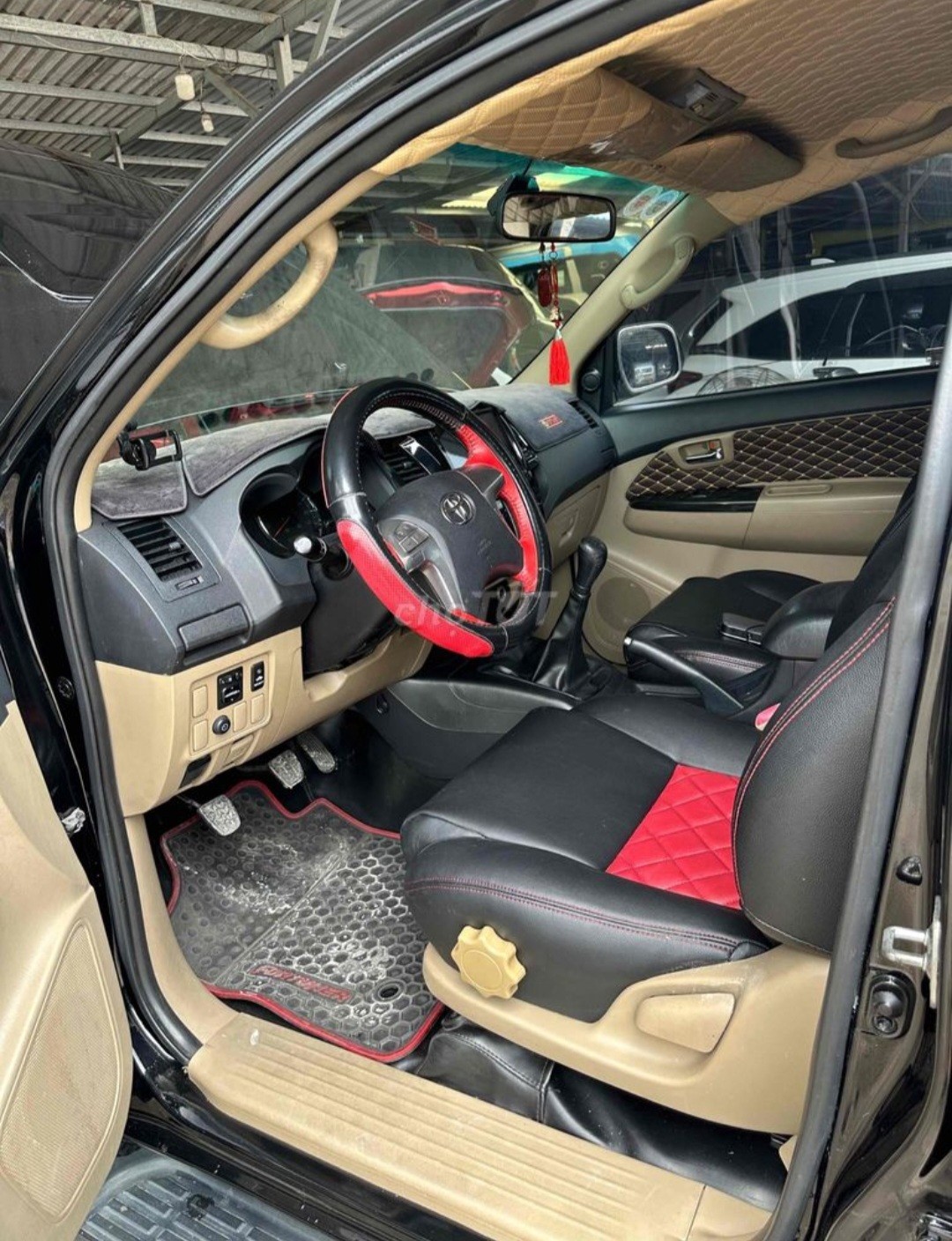 Toyota Fortuner 2.5G 2014 - Nội thất 1