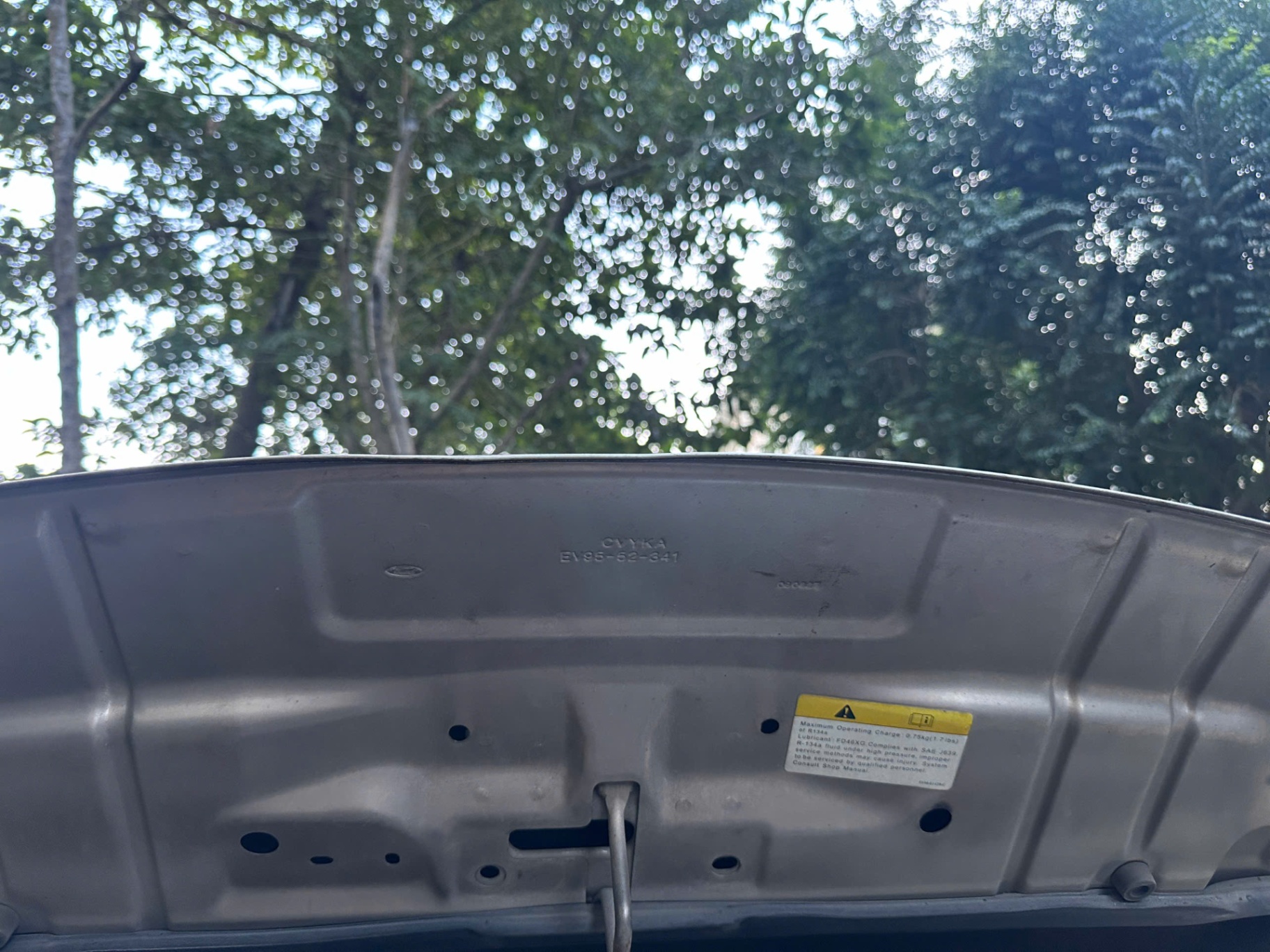 Ford Escape XLT 2.3L 4x4 AT 2009 - Khoang động cơ 1