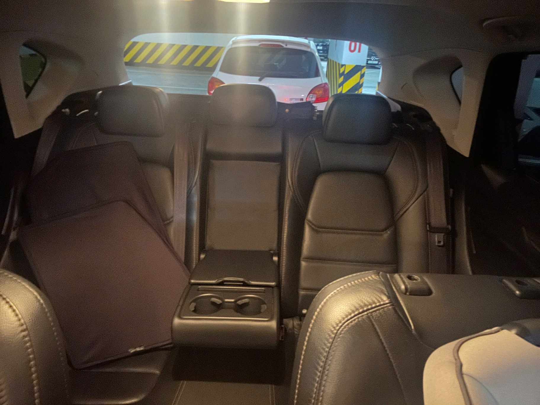 Ford Escape XLT 2.3L 4x4 AT 2009 - Nội thất 5