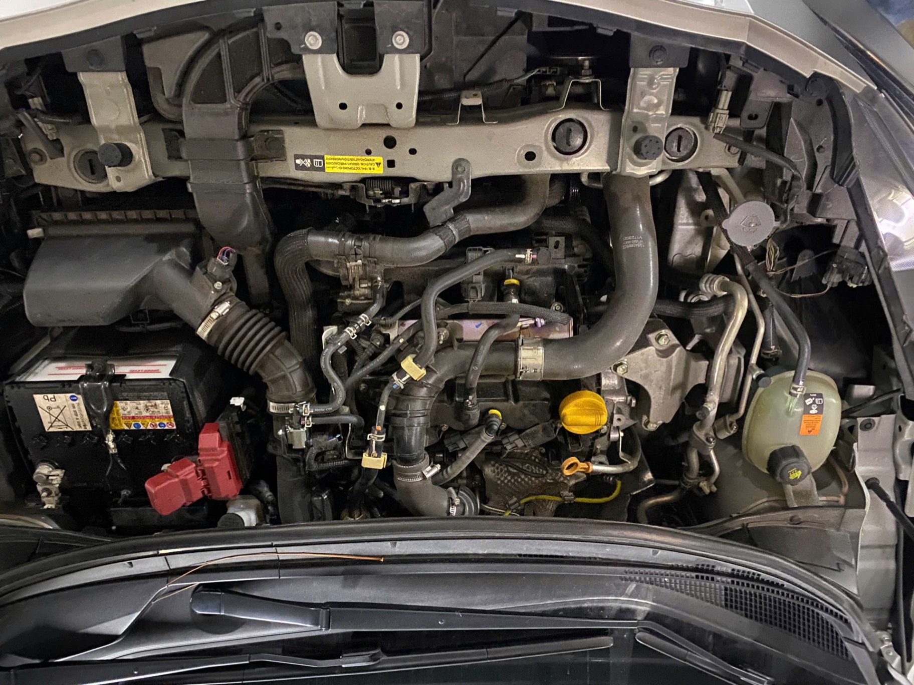 Nissan Almera EL 1.0 CVT 2021 - Khoang động cơ 3