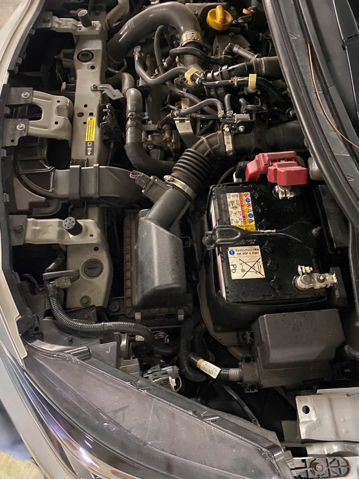 Nissan Almera EL 1.0 CVT 2021 - Khoang động cơ 2