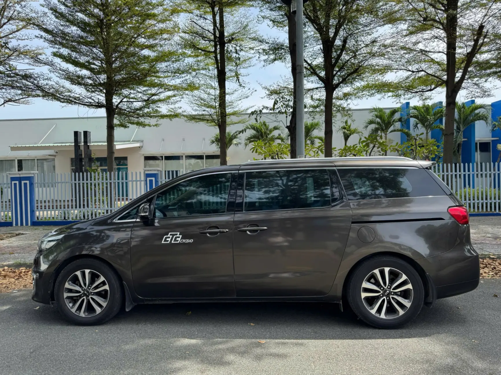 Kia Sedona 3.3L GATH 2017 - Ngoại thất 9