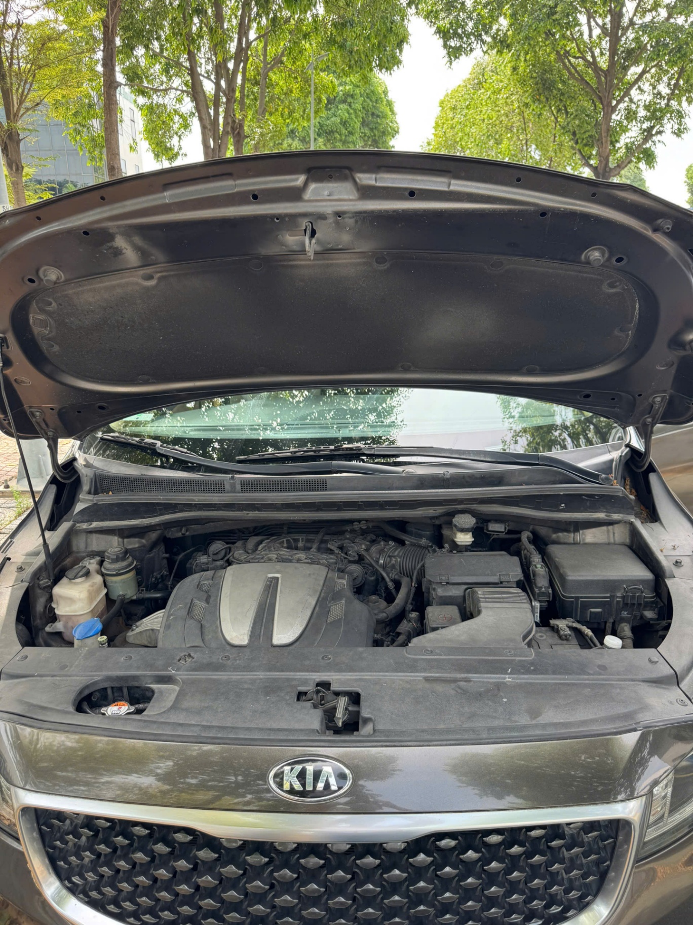 Kia Sedona 3.3L GATH 2017 - Khoang động cơ 2