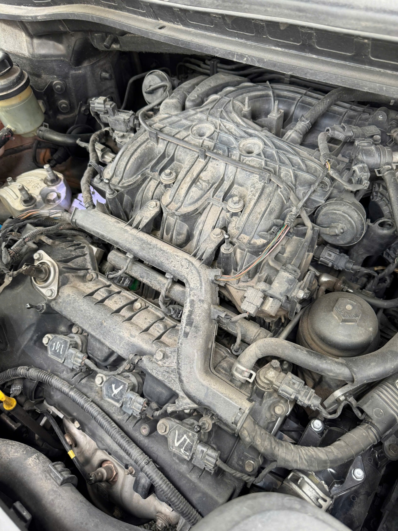 Kia Sedona 3.3L GATH 2017 - Khoang động cơ 5