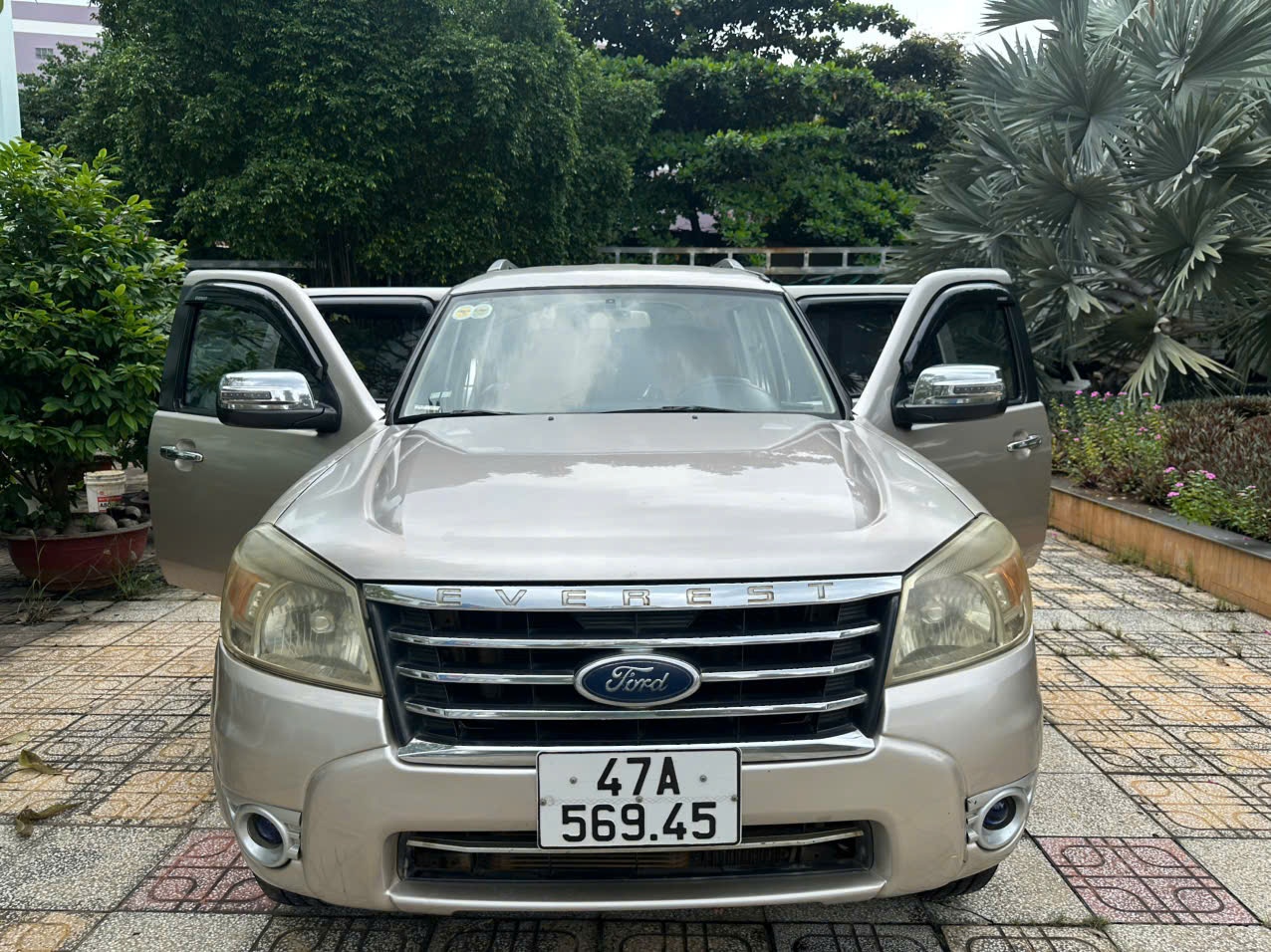Ford Everest 2.5L 4x2 AT 2009