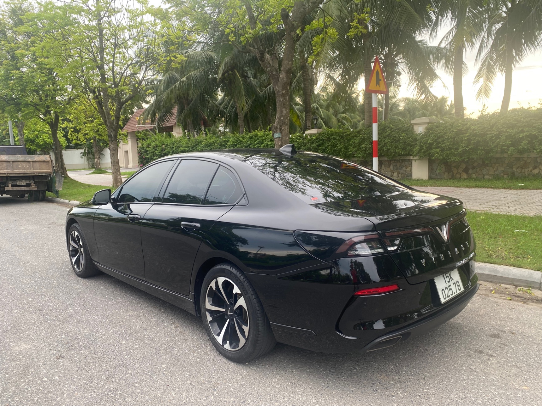 Vinfast Lux a 2.0 Base 2022 - Ngoại thất 3