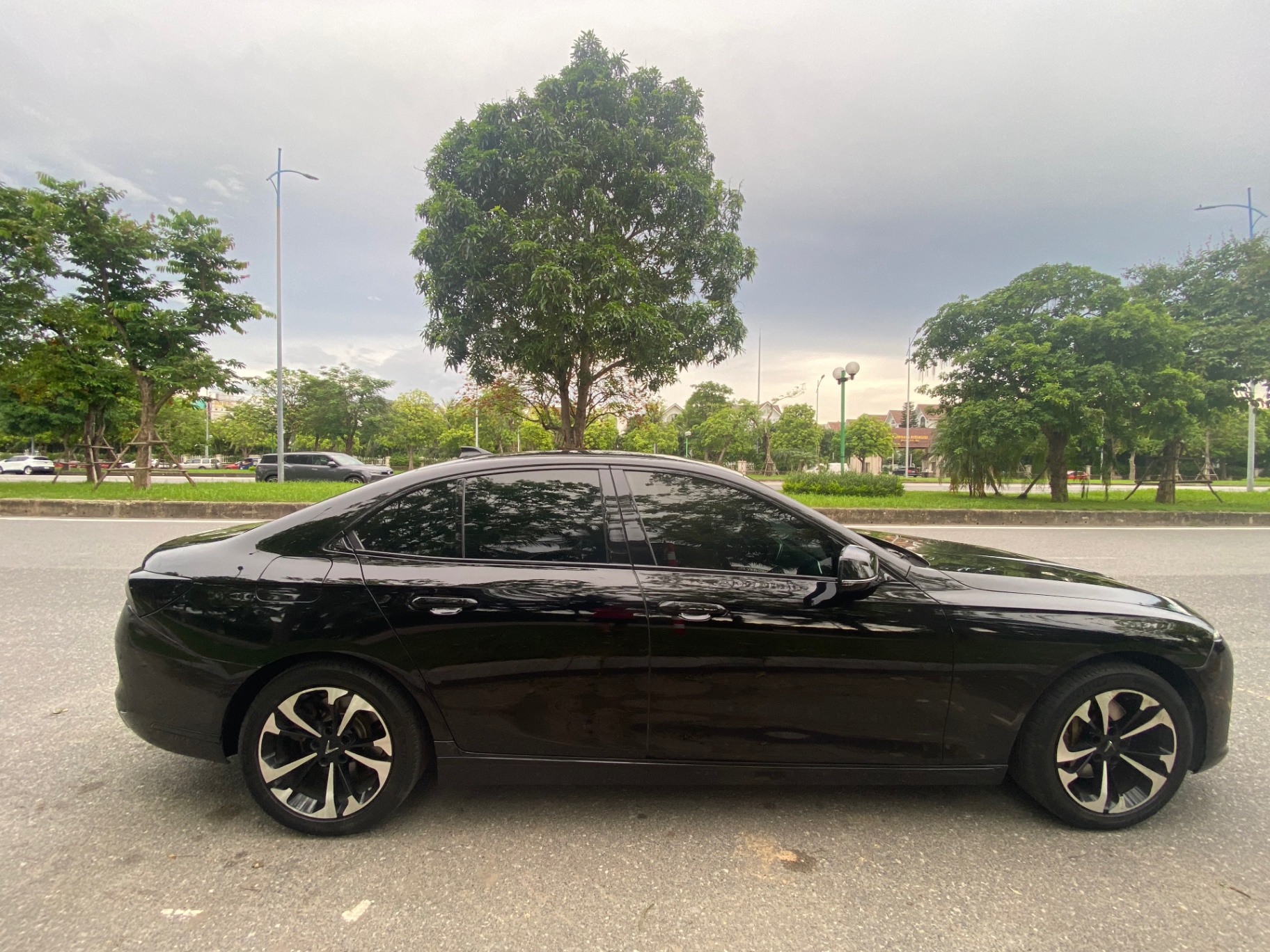 Vinfast Lux a 2.0 Base 2022 - Ngoại thất 2