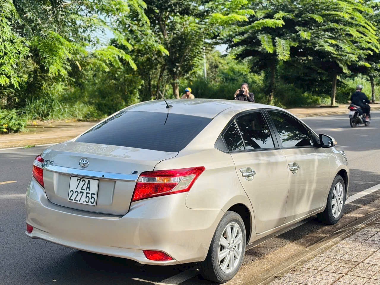 Toyota Vios 1.5E CVT 2017 - Ngoại thất 2