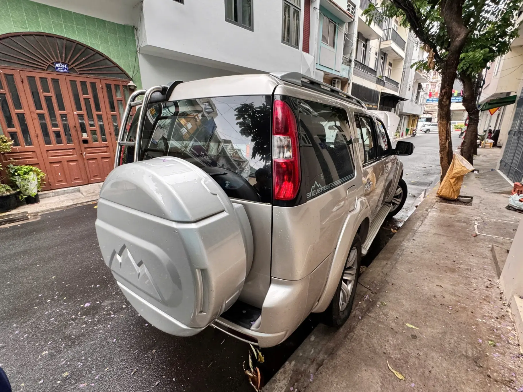Ford Everest 2.5L 4x4 MT 2010 - Ngoại thất 5