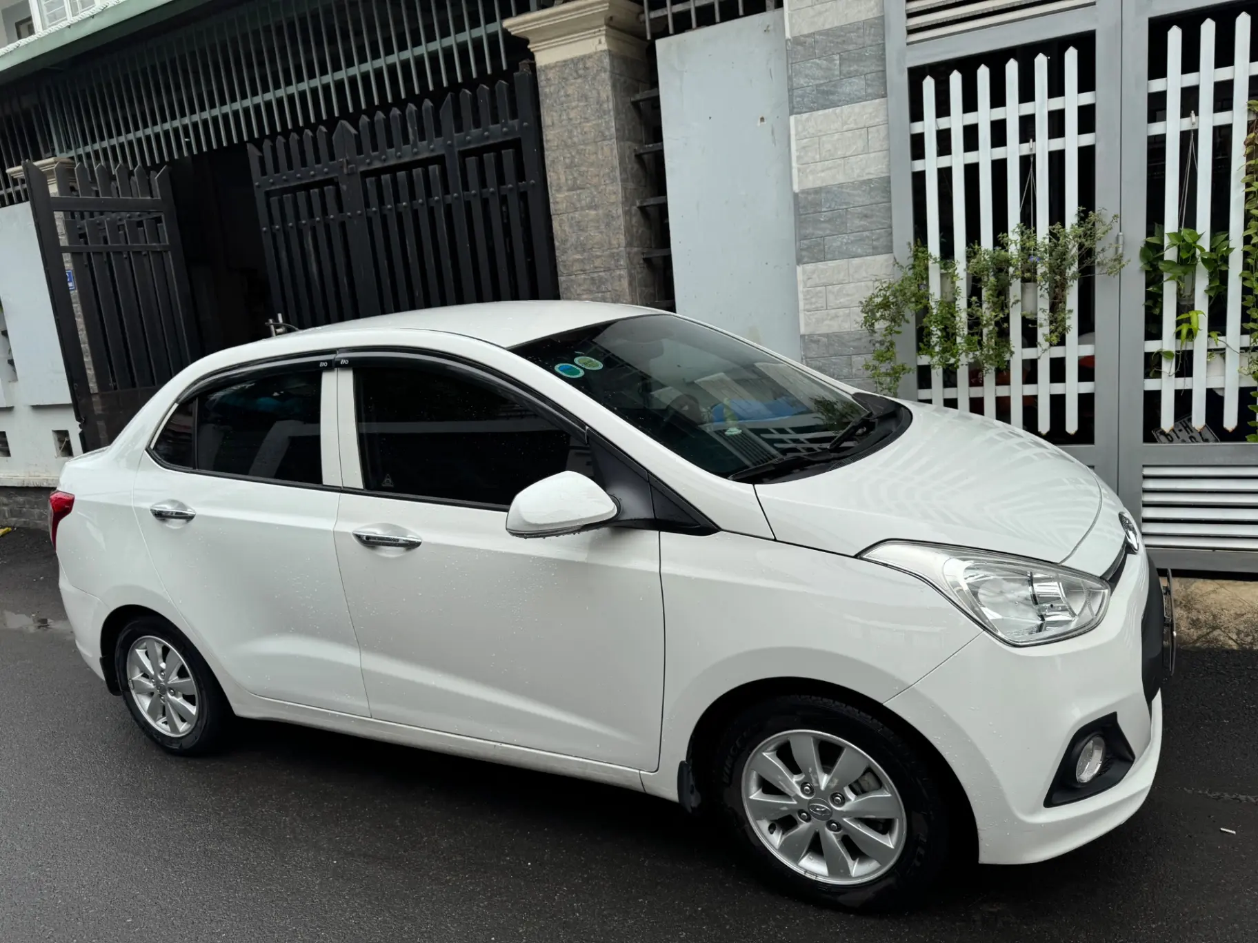 Hyundai I10 Grand 1.2 AT 2015 - Ngoại thất 2