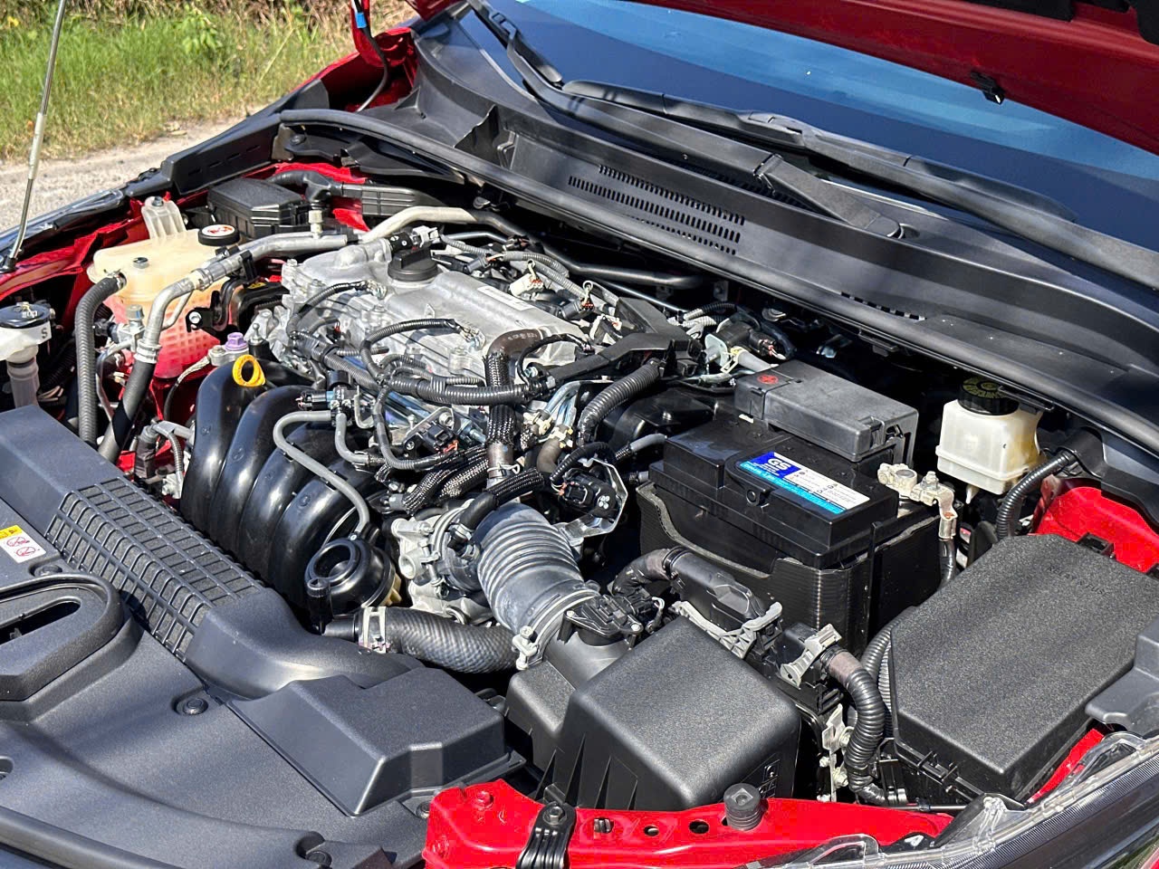 Toyota Corolla altis 1.8V 2023 - Khoang động cơ 2