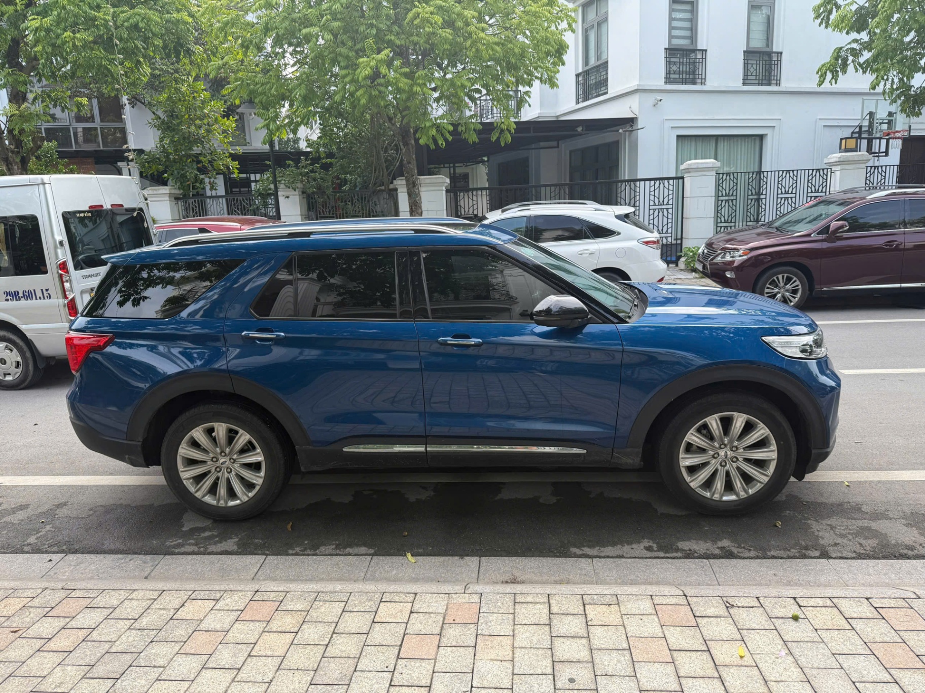 Ford Explorer Limited 2.3L EcoBoost 2023