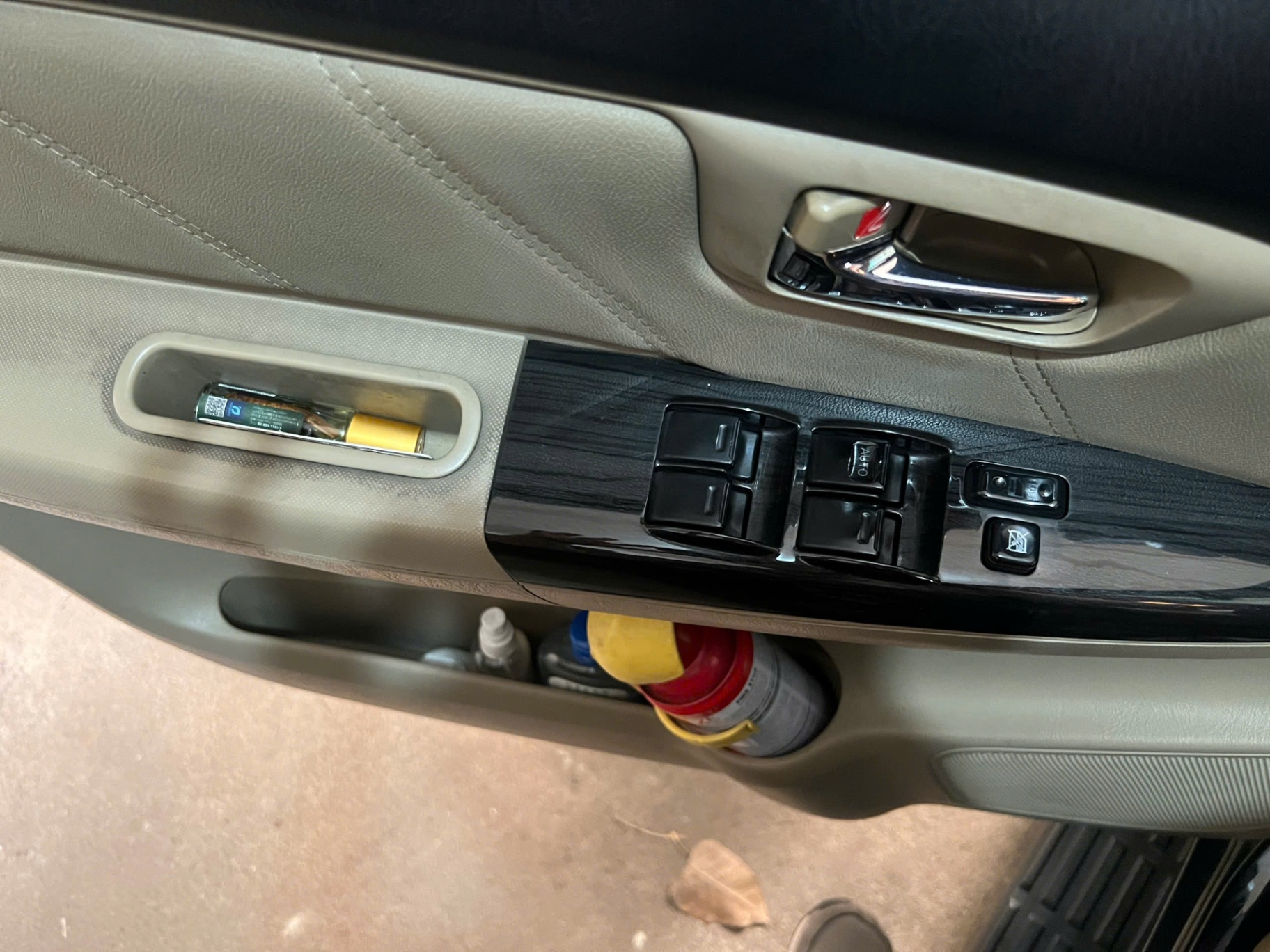 Toyota Fortuner 2.7V 4x2 AT 2015 - Nội thất 2