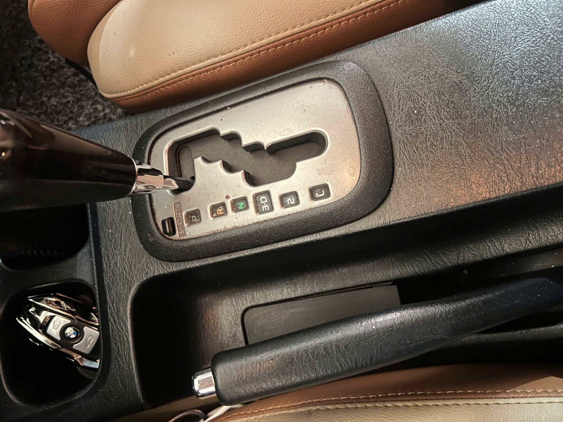 Toyota Fortuner 2.7V 4x2 AT 2015 - Nội thất 5