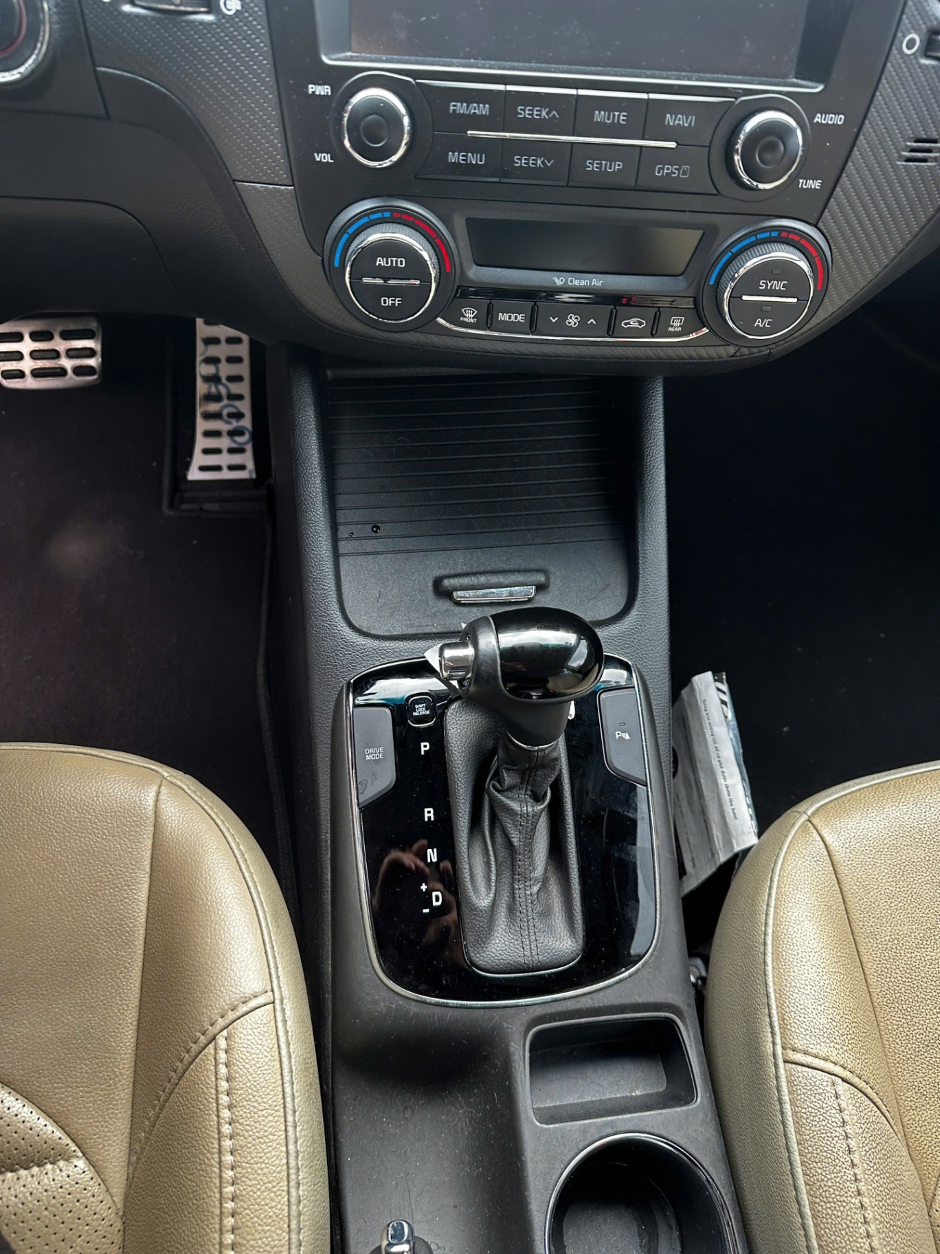 Kia Cerato 1.6 AT 2018 - Nội thất 5
