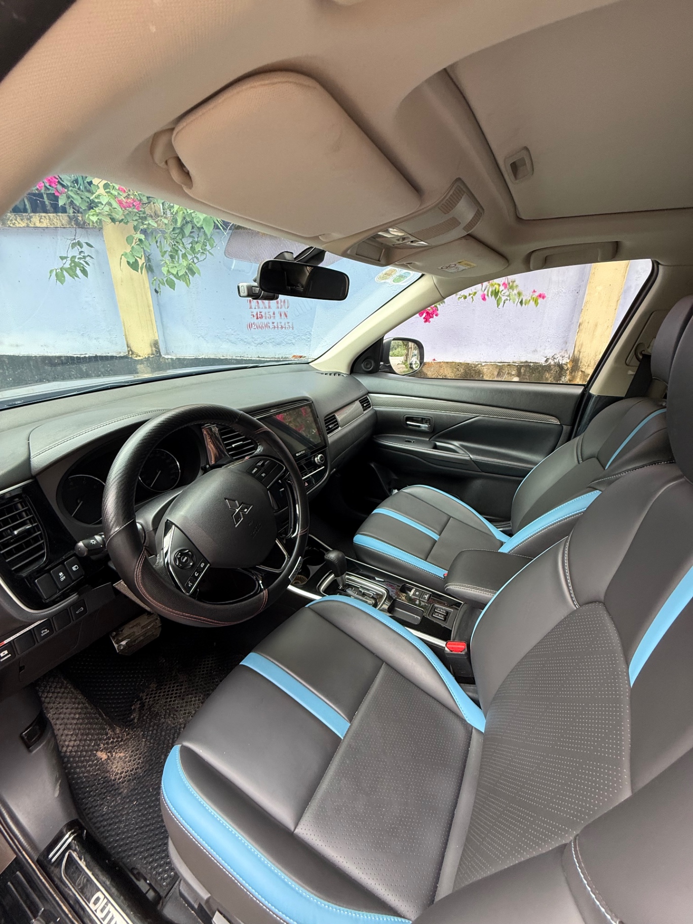 Mitsubishi Outlander Premium 2.0 CVT 2021 - Nội thất 1