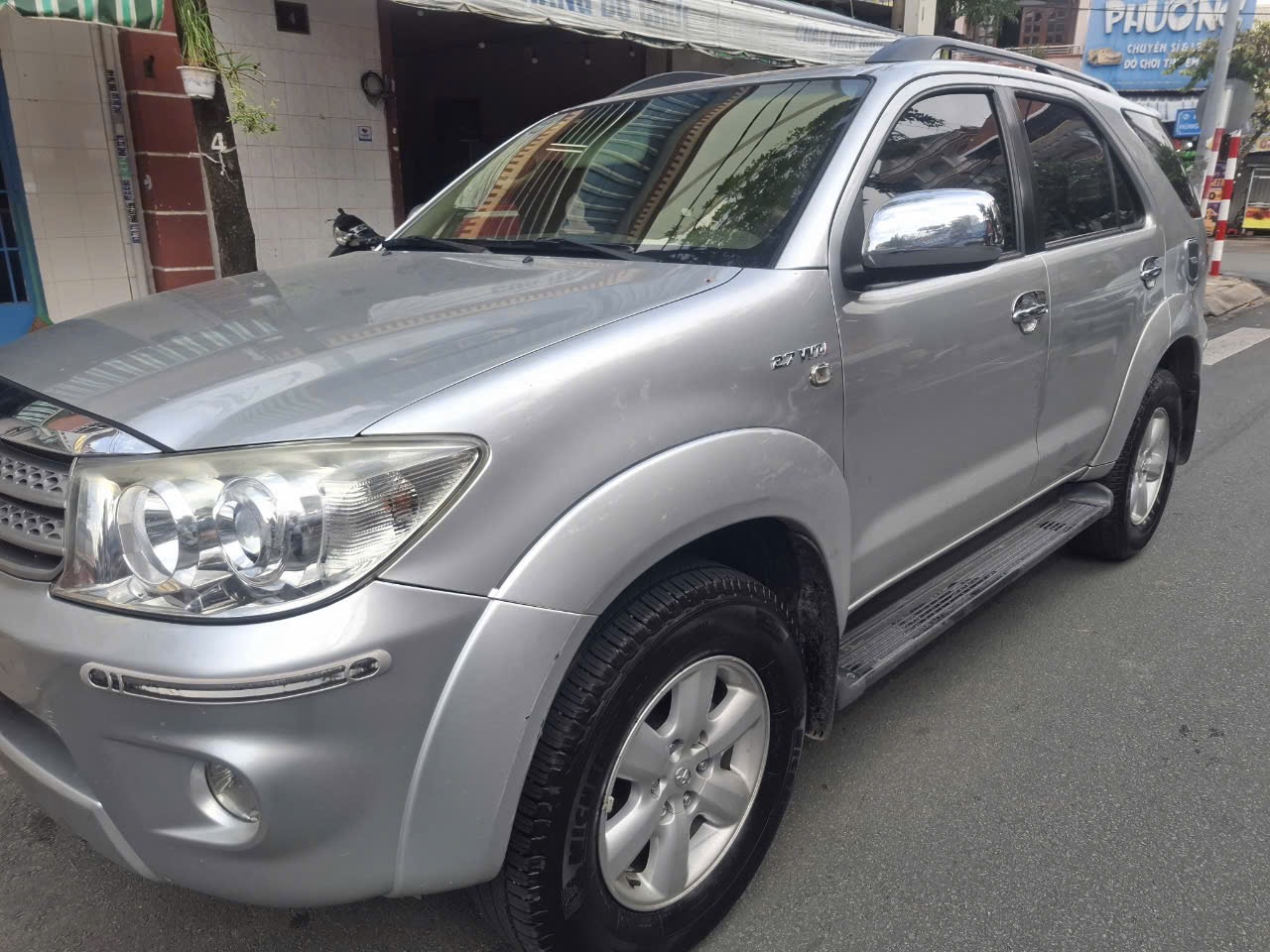 Toyota Fortuner 2.7V 4x4 AT 2010