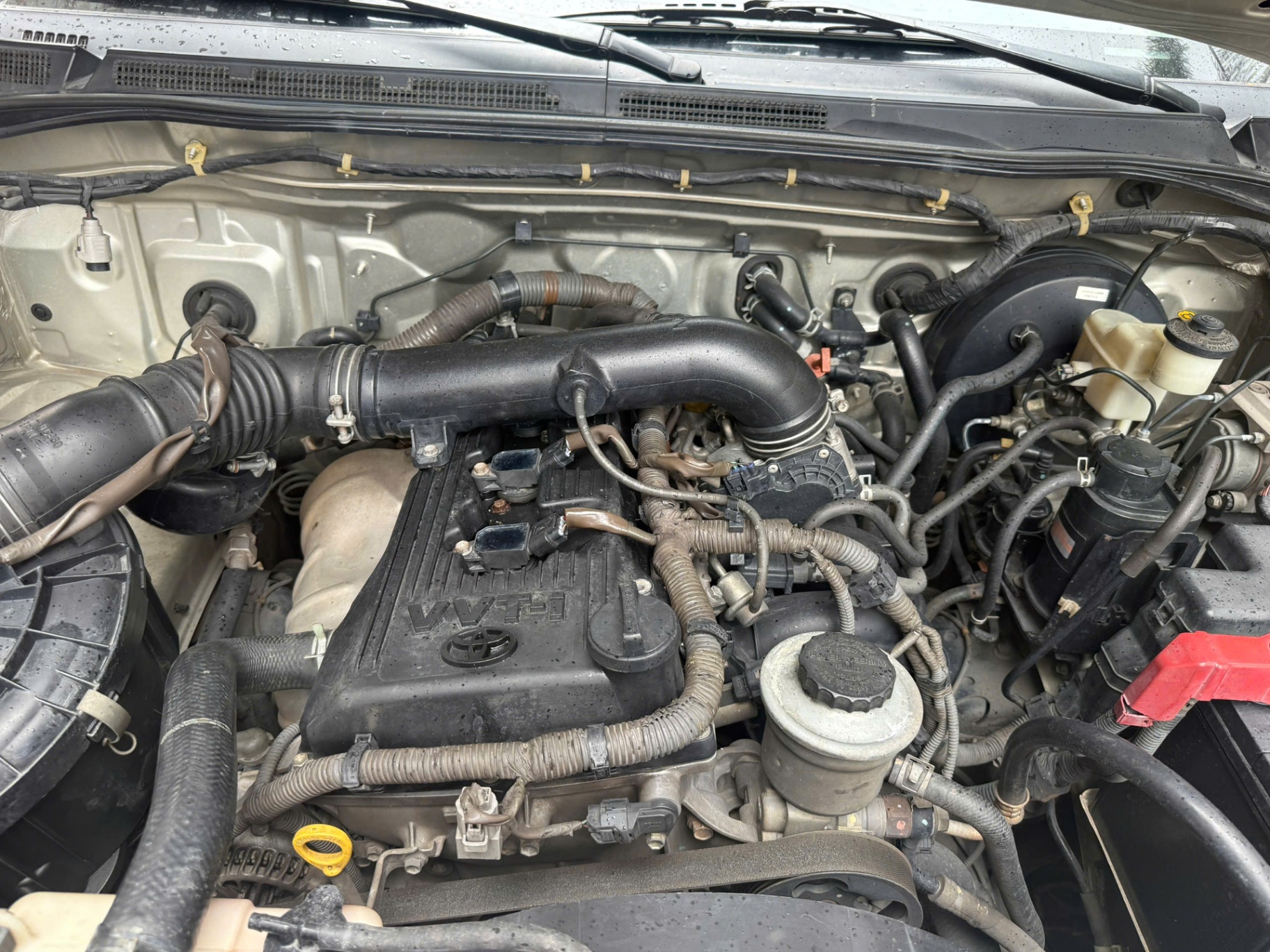 Toyota Fortuner SR5 2.7 AT 2008 - Khoang động cơ 1