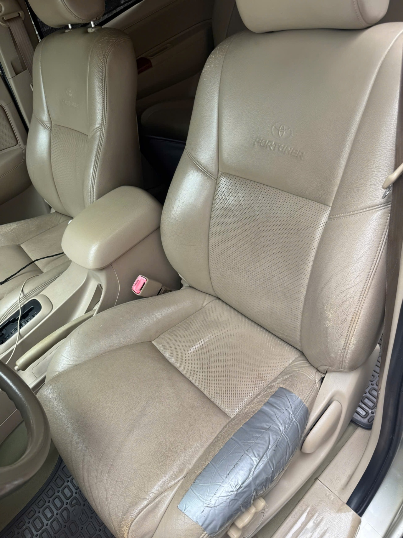 Toyota Fortuner SR5 2.7 AT 2008 - Nội thất 3