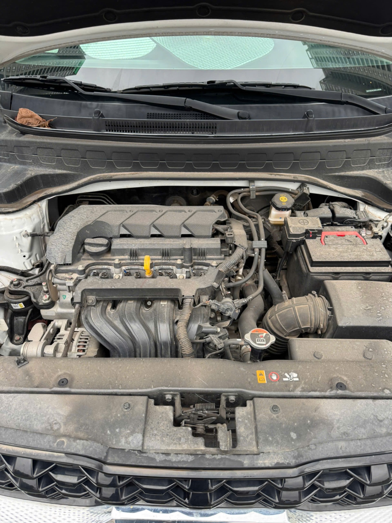 Kia Sonet Premium 1.5 AT 2021 - Khoang động cơ 1