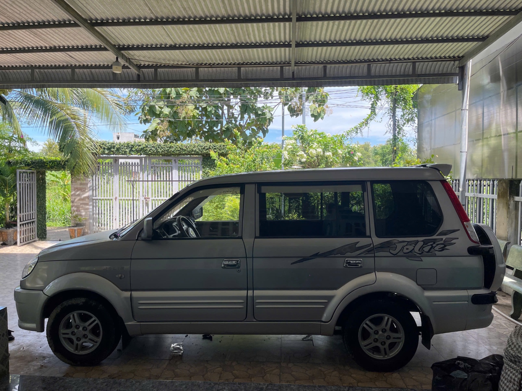 Mitsubishi Jolie 2005 - Ngoại thất 2
