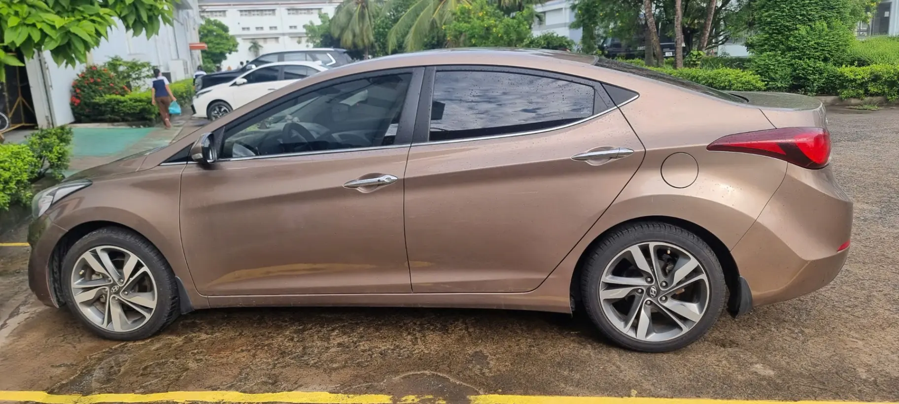 Hyundai Elantra 1.6 AT 2014 - Ngoại thất 1