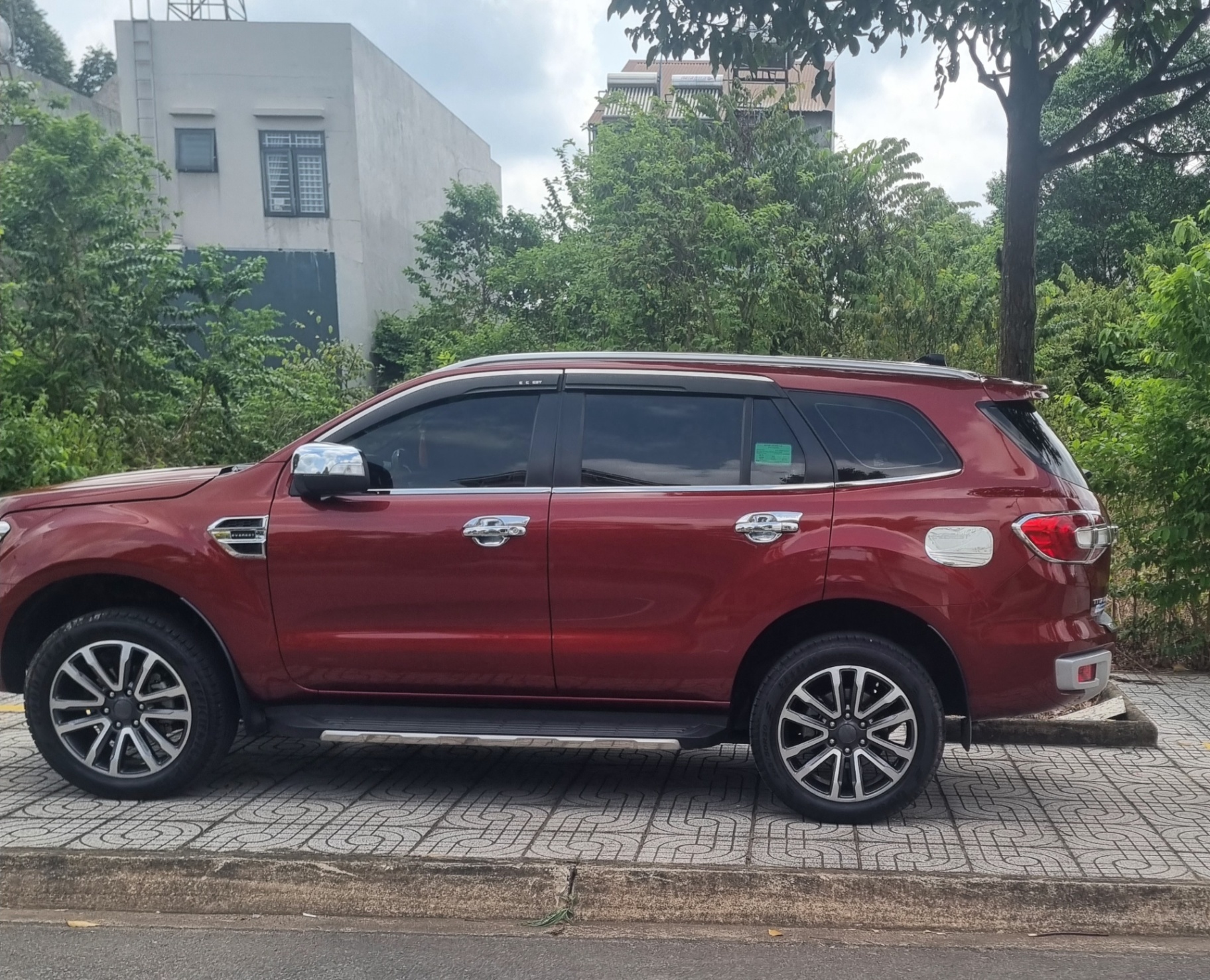 Ford Everest Titanium 2.0L 4x2 AT 2020 - Ngoại thất 3