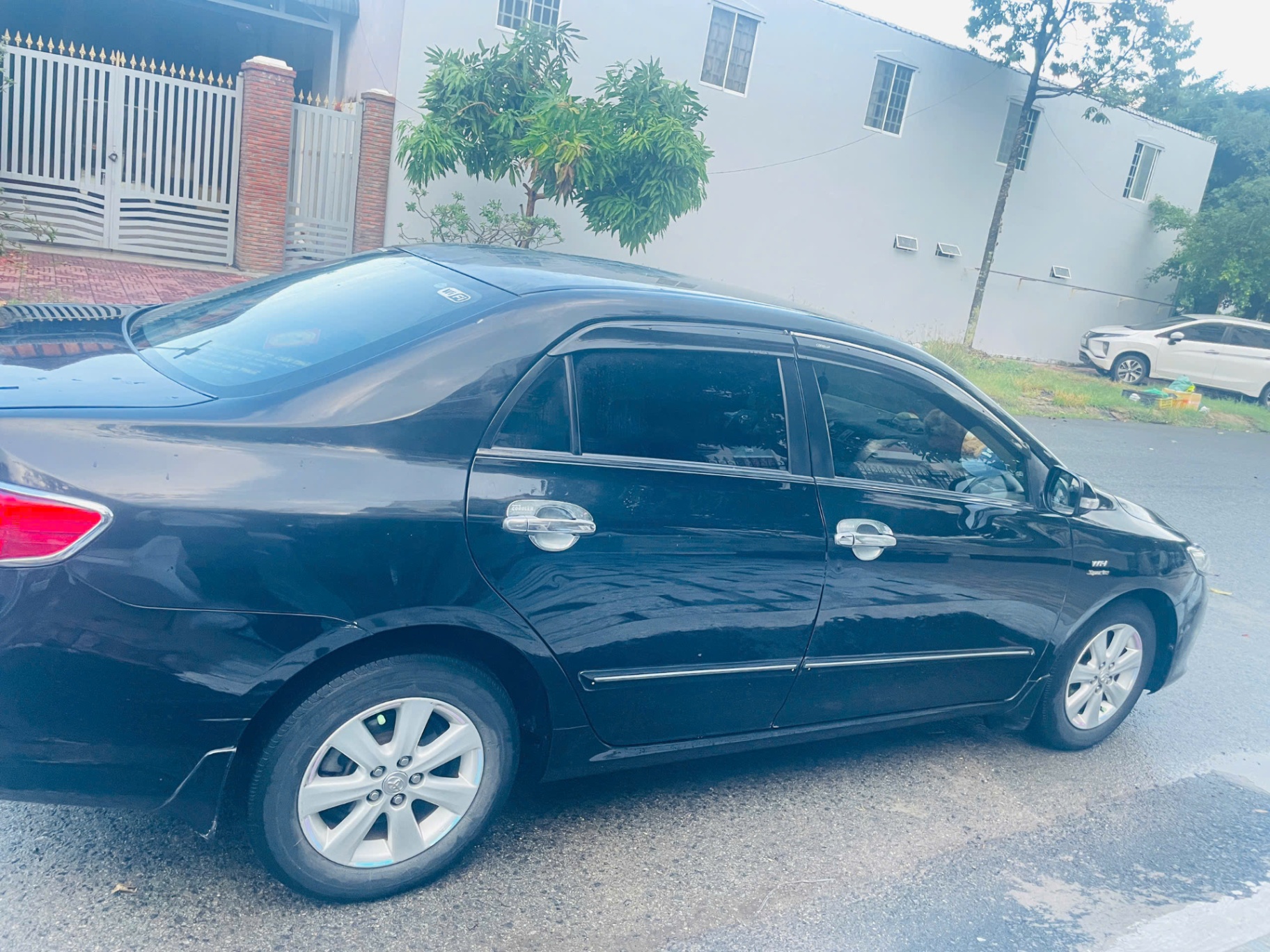 Toyota Corolla altis 1.6 MT 2010 - Ngoại thất 5